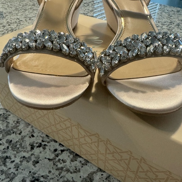 🌟Badgley Mischka Sandals 🌟Like new 🆕 - Picture 17 of 17